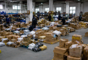 Why Overseas Buyers Need a Warehouse in China